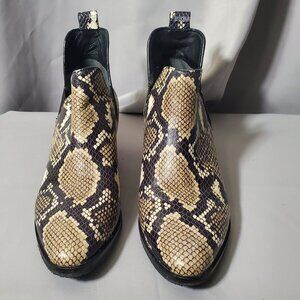 Sigerson Morrison Women Booties Shoe Cut Out Ankle - Snake Skin Pattern Size 7.5